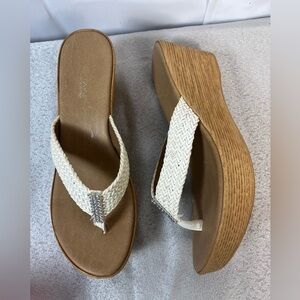 A Giannetti Italian Made Wedge Slip On Thong Sandals Sequins Size 7.5  Ivory